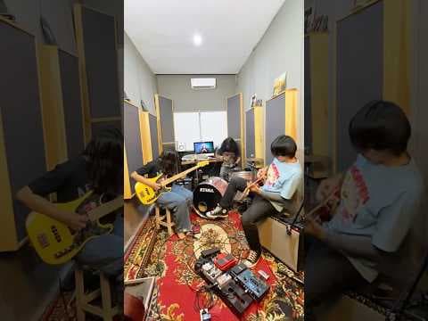 Woman / Wolfmother #guitar #bass #drum #garagerock #fuzz